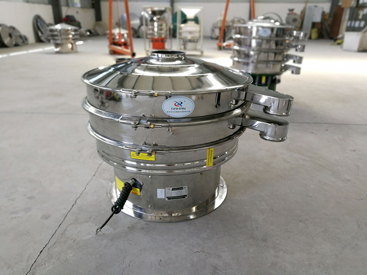 全不銹鋼振動篩整機采用不銹鋼拋光而成，干凈衛(wèi)生，可避免原料被污染
